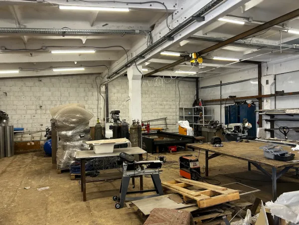 Производственный процесс на заводе металлоконструкций - кадр 3