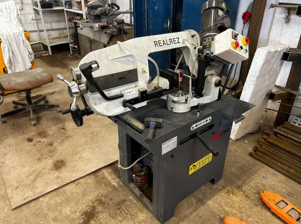 Производственный процесс на заводе металлоконструкций - кадр 4